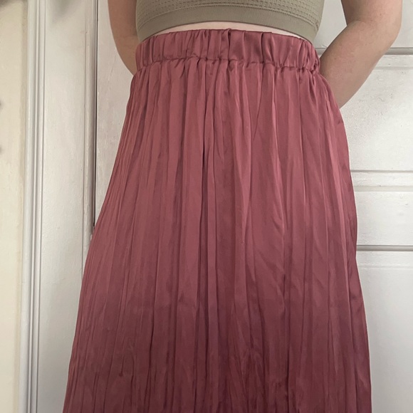 Zara pleated deep rose maxi skirt medium - Picture 4 of 6